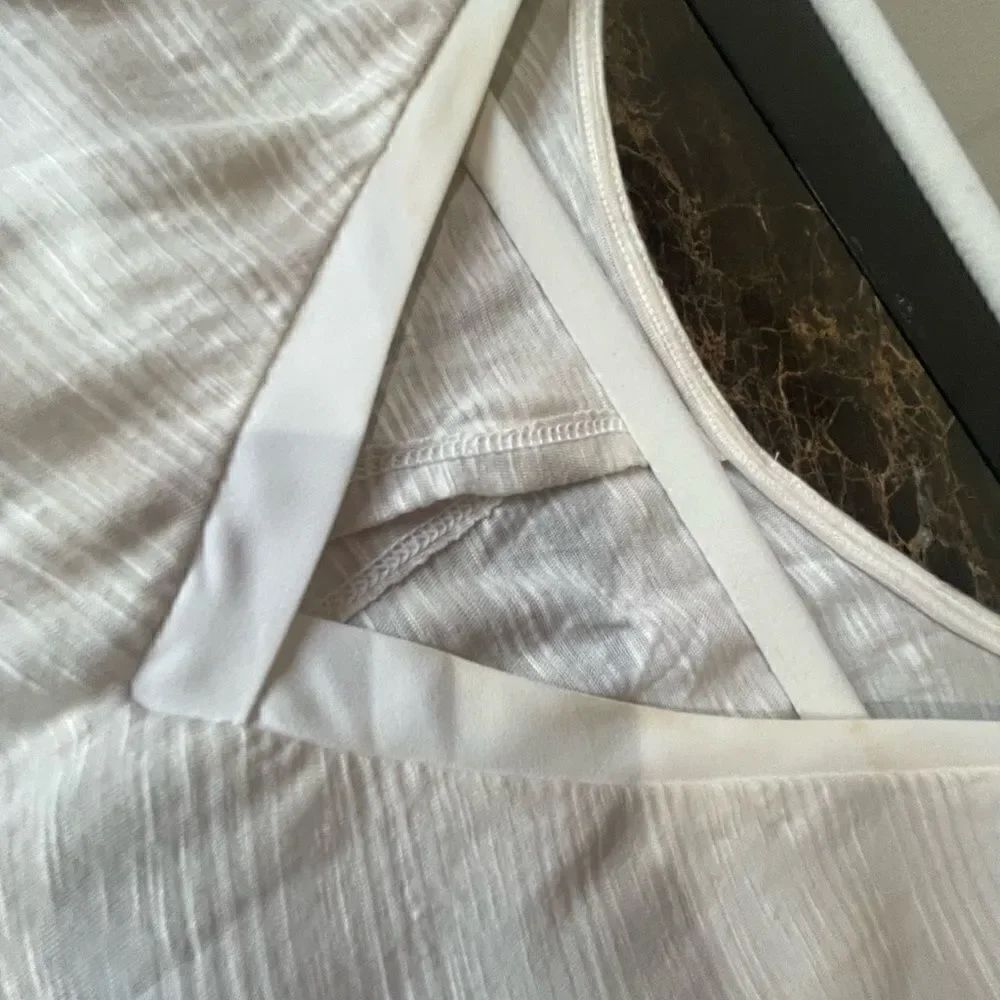 Textured Tank Cut Out Back - Picture 9 of 15